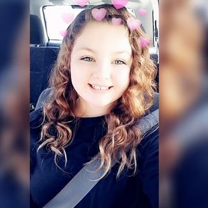 Meet your Posher, Chloe